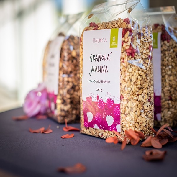 Hausgemachter Granola Himbeere