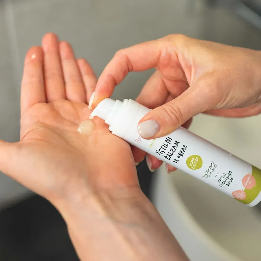 Natürlicher Reinigungsbalsam für das Gesicht 
