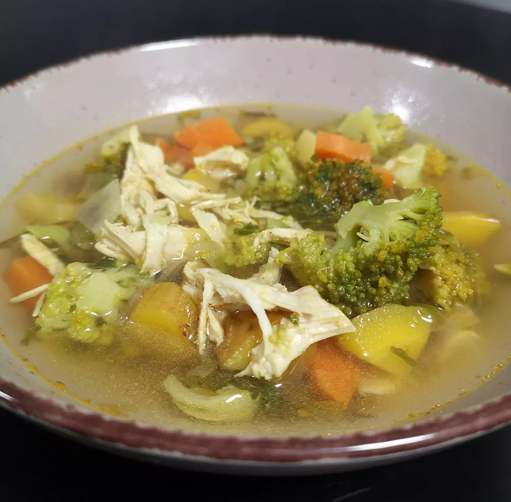 Detox Suppe mit Hähnchen