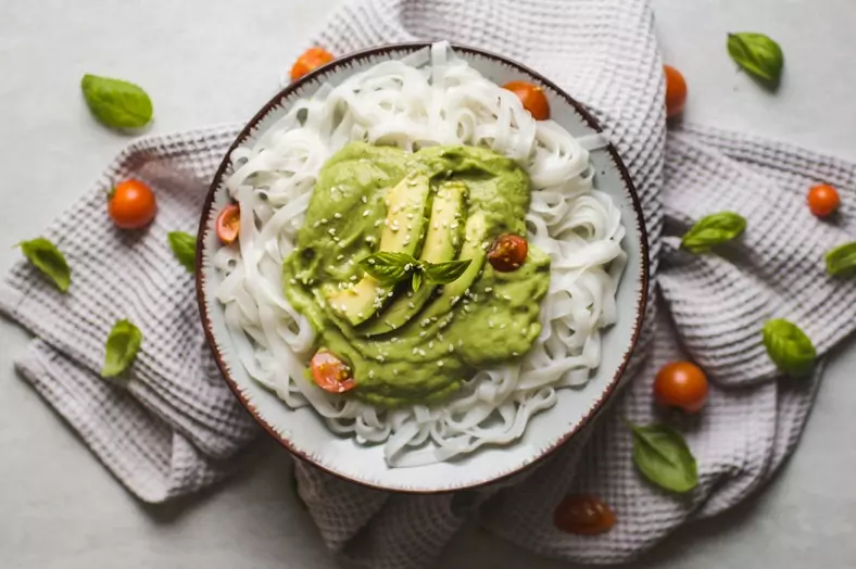 Avocado-Sauce mit Basilikum