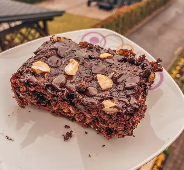 Hafer-Brownies mit Cashewnüssen