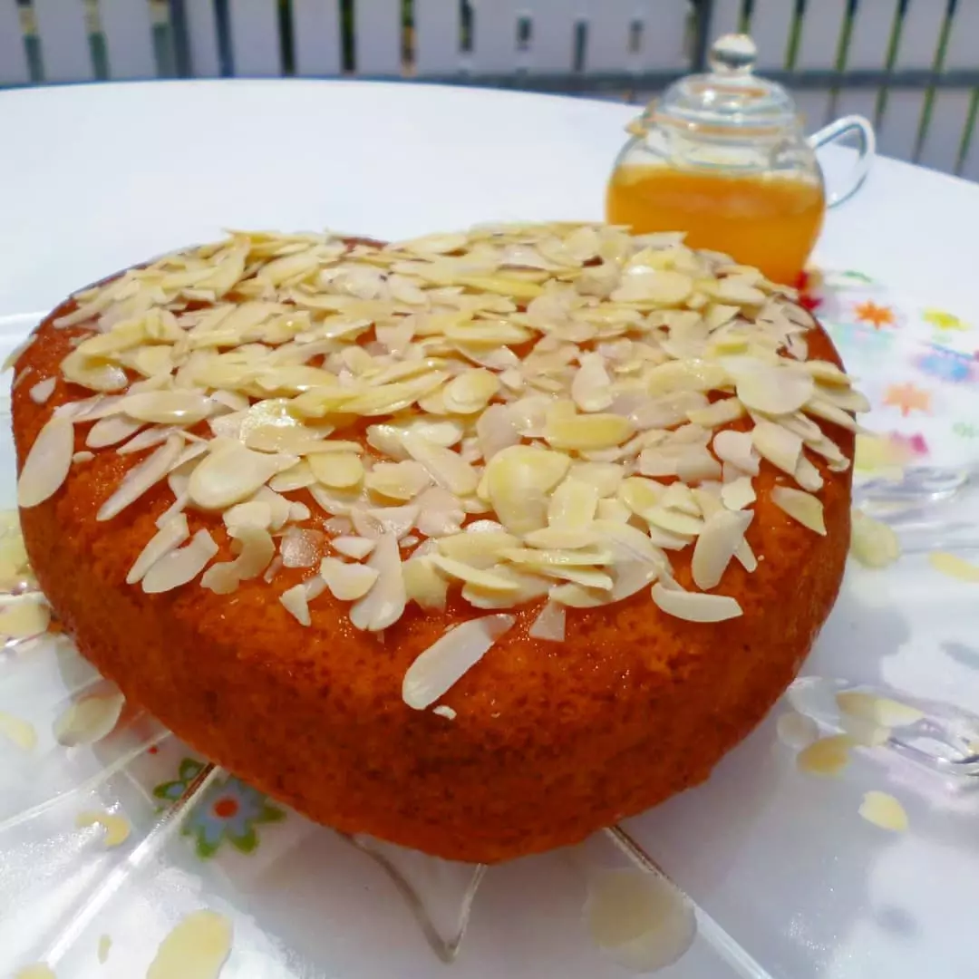 Polentakuchen mit Mangosirup