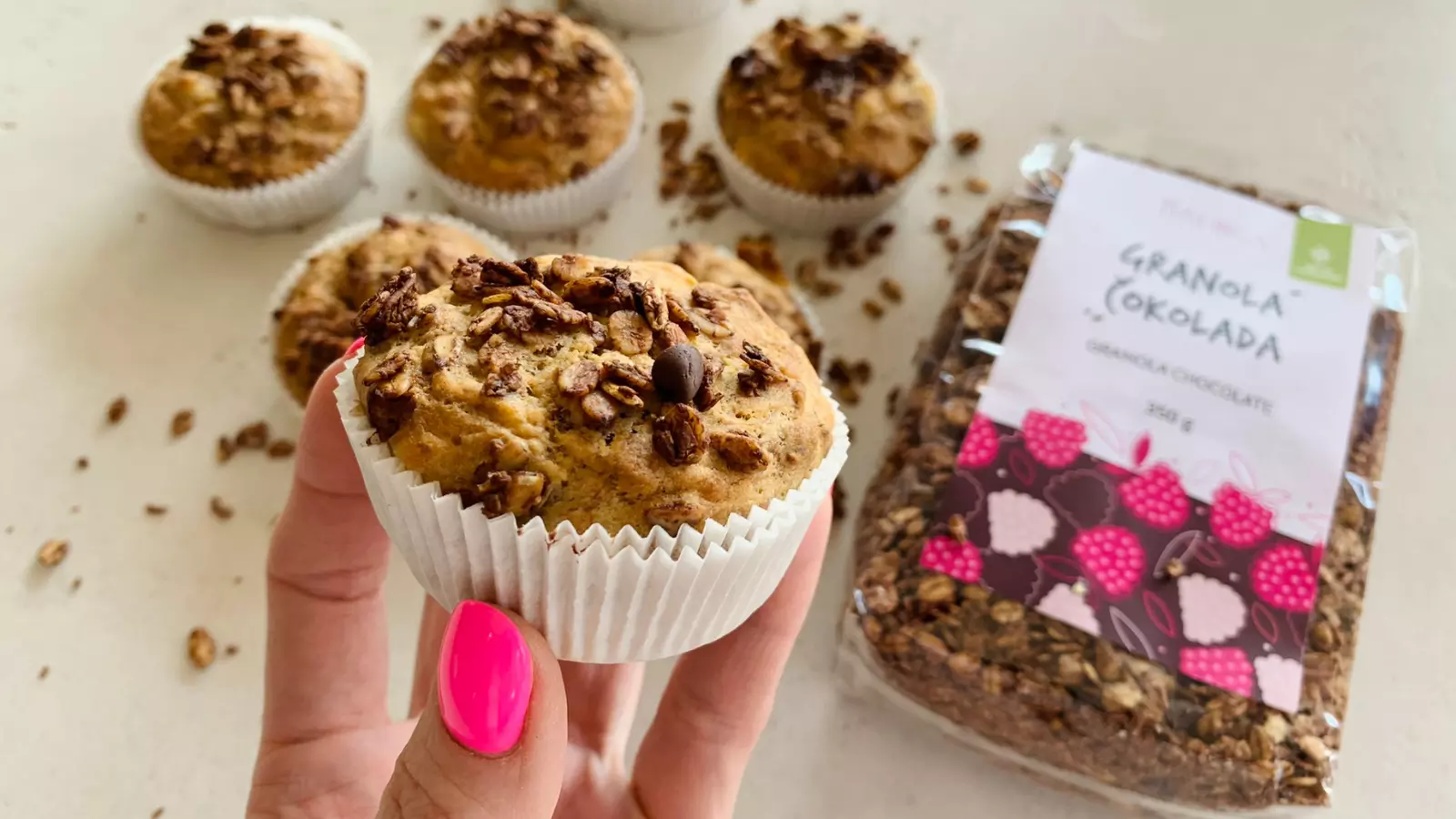 VIDEO: Bananenmuffins mit Granola