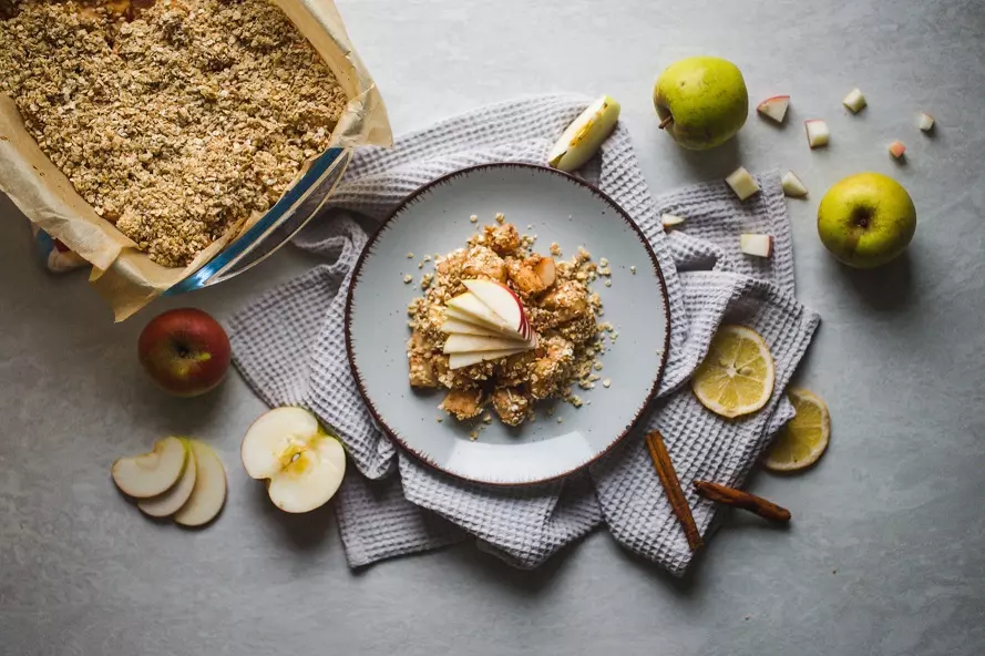 Äpfel mit Hafer-Crunchy