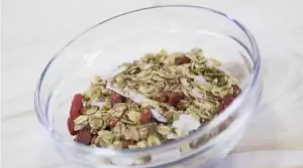 VIDEO: Selbstgemachte Granola Kokos