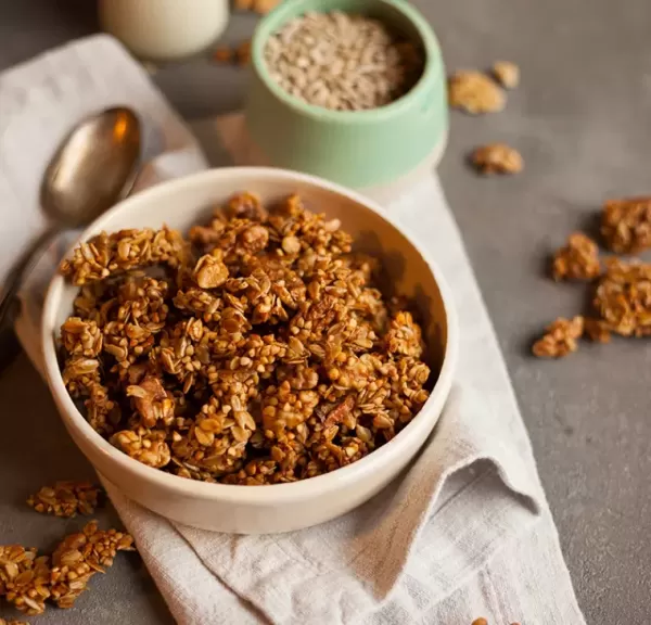 Buchweizen Granola mit Zimt und Walnüssen