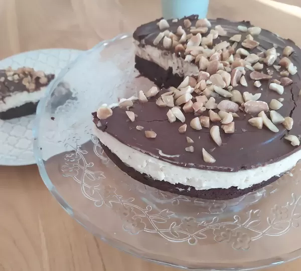 Gesunde Snickers Torte