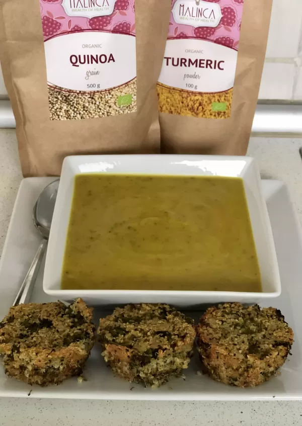Quinoa-Muffins mit Brokkoli und Zucchinisuppe mit Kurkuma