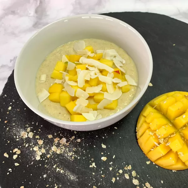 VIDEO: Kinder lieben sie: Buchweizenflocken mit Mango in zwei Minuten