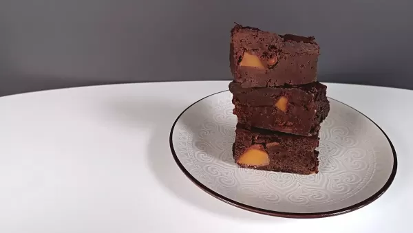 VIDEO: Brownies mit Kaki