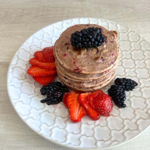 VIDEO: Mini-Pfannkuchen mit Beeren