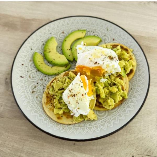 VIDEO: Pancakes mit Avocado und pochiertem Ei